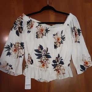 NWT floral Print Crop Blouse